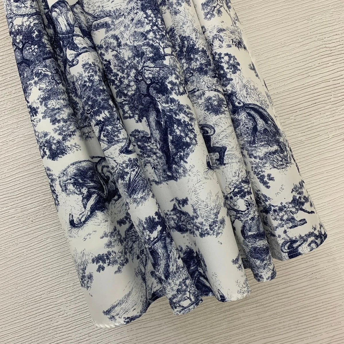 Women's Vintage Print Midi Dress With Pleated Bust Belted Waist