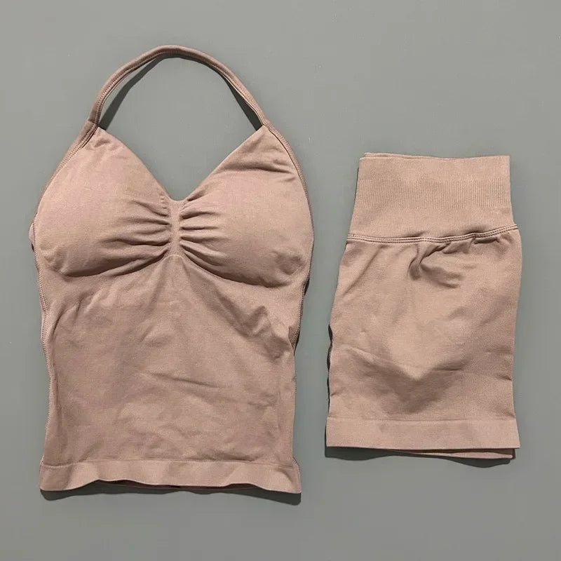 Seamless Backless Halter Yoga Tank Top And Shorts Set